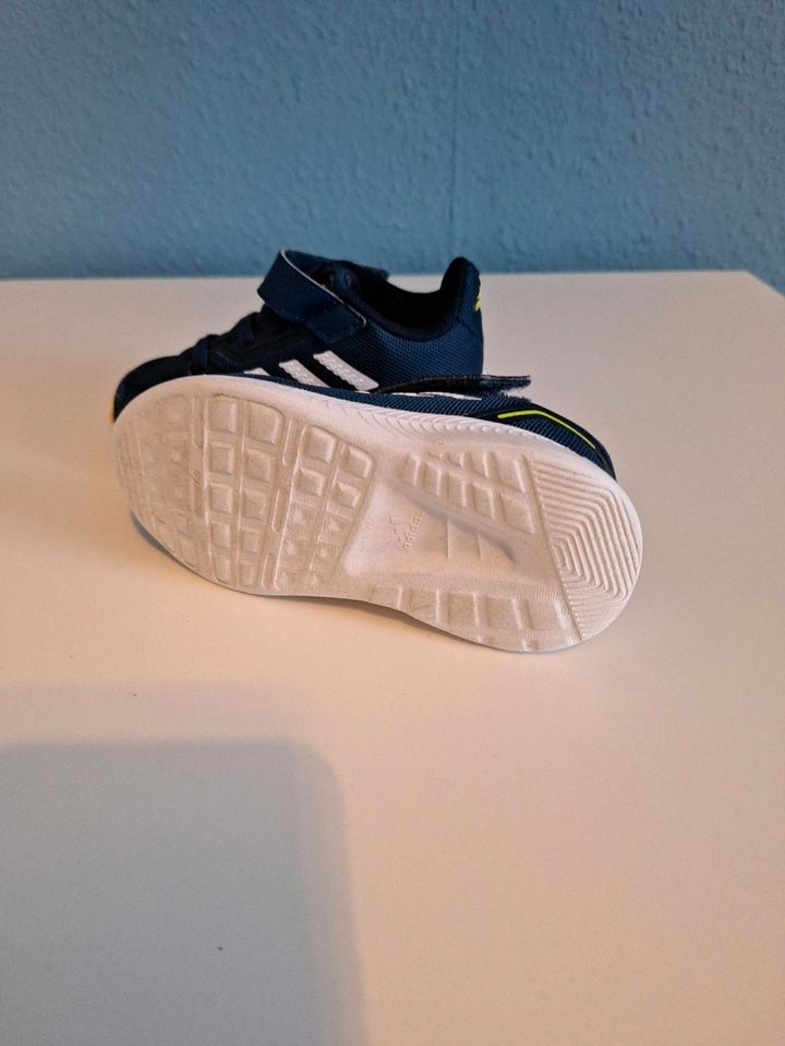 Adidas Sneaker Turnschuhe Gr. 22 in Herzogenrath