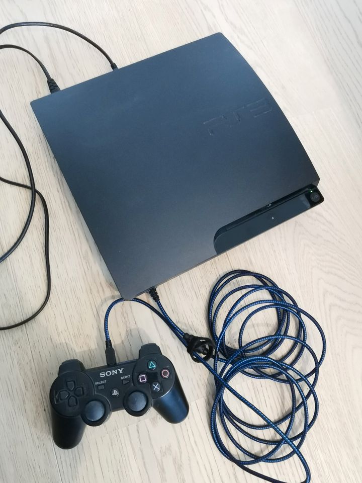 PS3 Konsole Slim (320GB) + Zubehör in Eichenau
