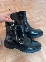 Schwarze Stiefel Thüringen - Jena Vorschau