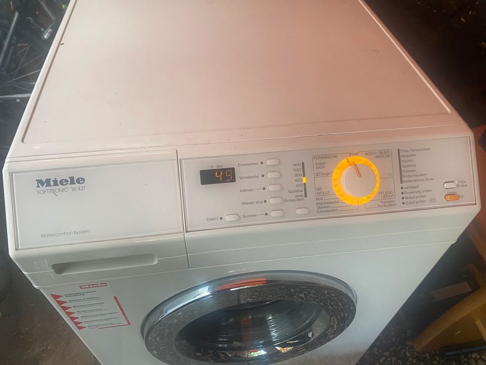 Waschmaschine MIELE softtronic W437 in Köln