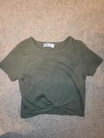 Hollister shirt Größe s 164 sehr guter Zustand olive cropped Nordrhein-Westfalen - Mülheim (Ruhr) Vorschau
