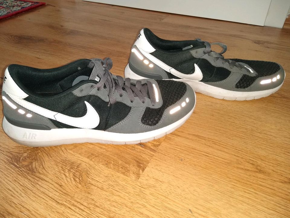 Sneaker Nike Air Große 43 US 9,5 UK 8,5 in Hiltrup