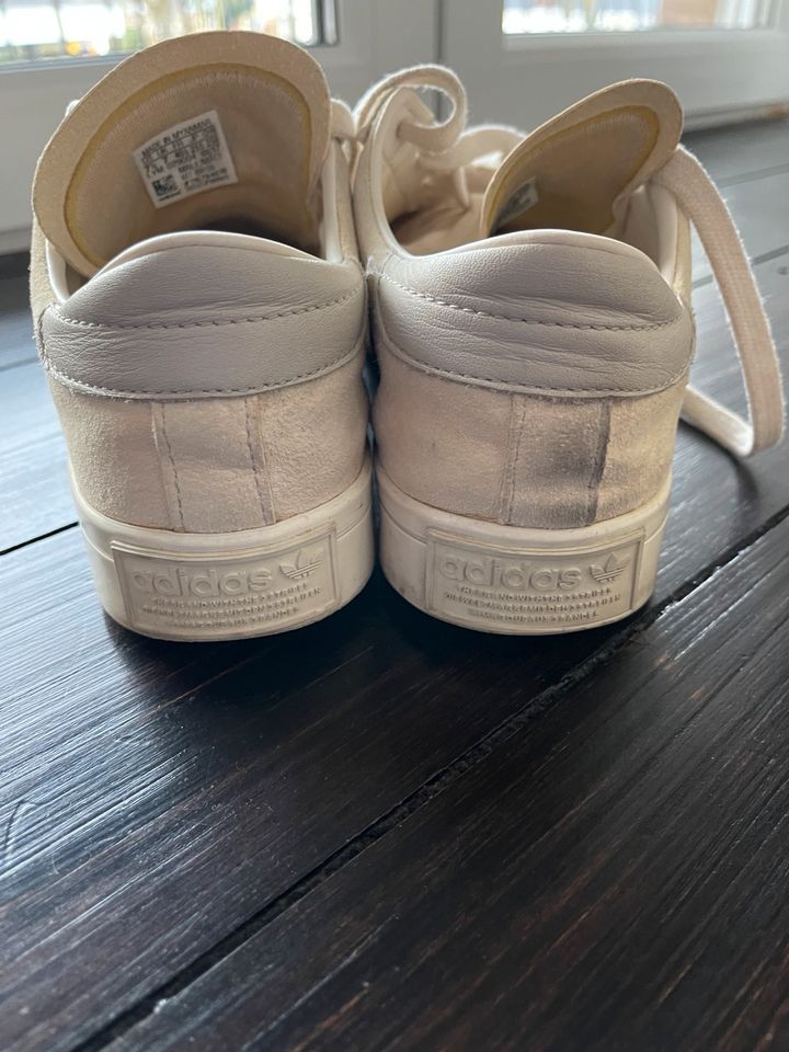 Adidas Sneakers creme/beige UK Größe 7 (Größe 40) in Uedem