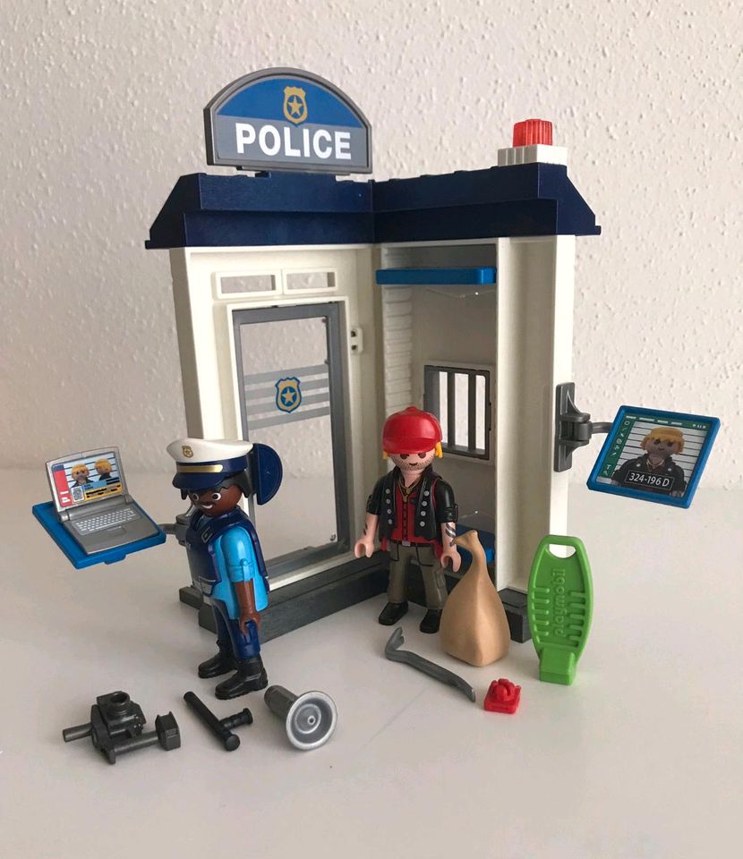 Playmobil 70498 City Action - Les policiers : Starter Pack bureau de police  - N/A - Kiabi - 25.14€