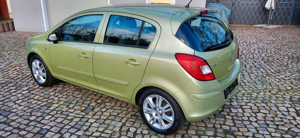 Opel Corsa D  1.2 Benzin in Magdeburg