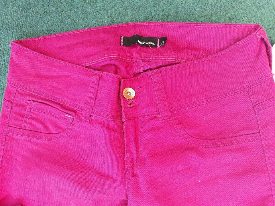 2 Hosen, Marke "Tally weijl"; in pink und weiß in Gr. XS/S in Siesbach