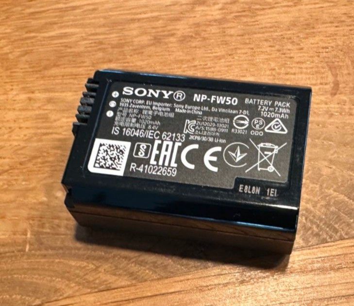 Sony Alpha 6300 Kamera (4K) + 16-50 mm Objektiv + 128GB SD in Viernheim