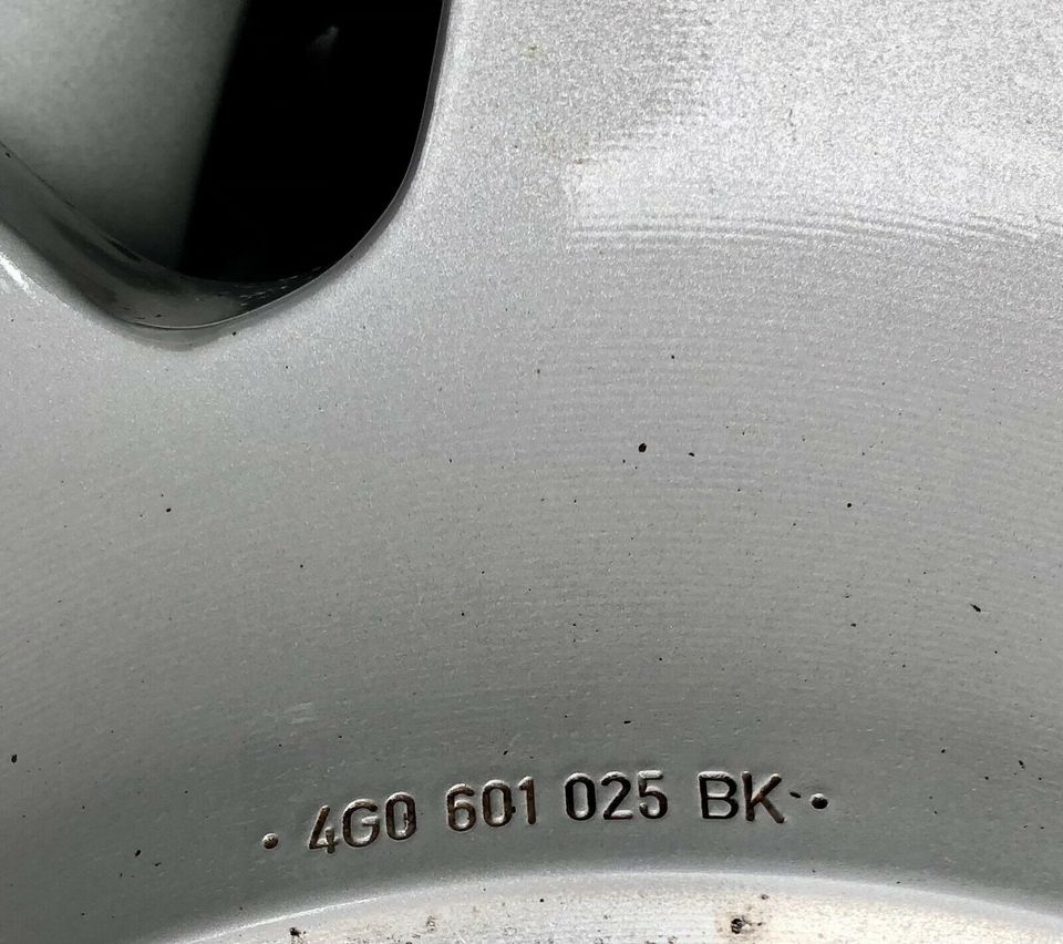 Alufelgen Sommerräder Reifen 225/55 R17 5x112 4G0601025 BK in Demmin