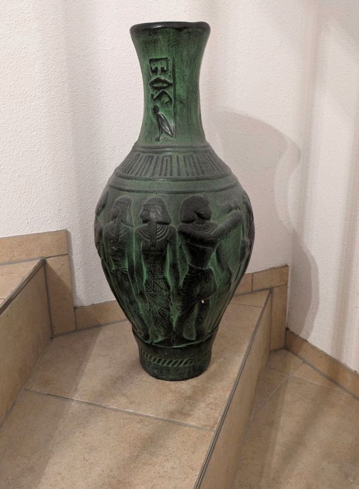 1x Vase und 1x Topf mit Deckel jeweils 15€ pro Stück in Karlshuld