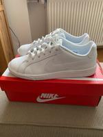Damen Nike Sneaker in gr. 38,5. Neuwertig! Hessen - Babenhausen Vorschau