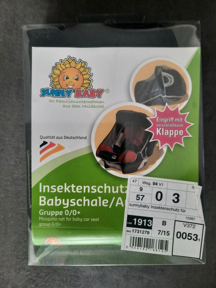 Maxi-Cosi Autositz inkl. FamilyFix Station + Zubehör in Westeregeln