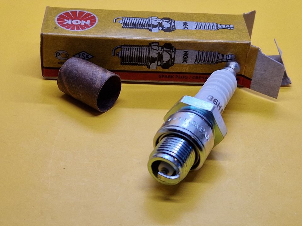 NGK Zündkerze Spark Plug B6HS No 203 / 4510 in Tuntenhausen