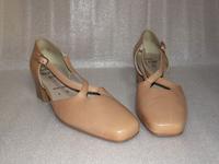 Schuhe ara relax Pumps beige Leder Gr 6 39 Versand Berlin - Neukölln Vorschau