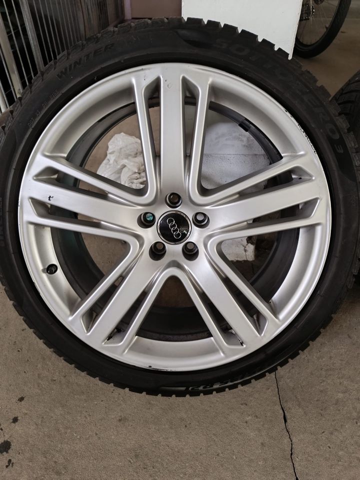 Original Audi  Felgen 21 Zoll  5x112 ET35 275/35 Winter Pirelliee in Meißen