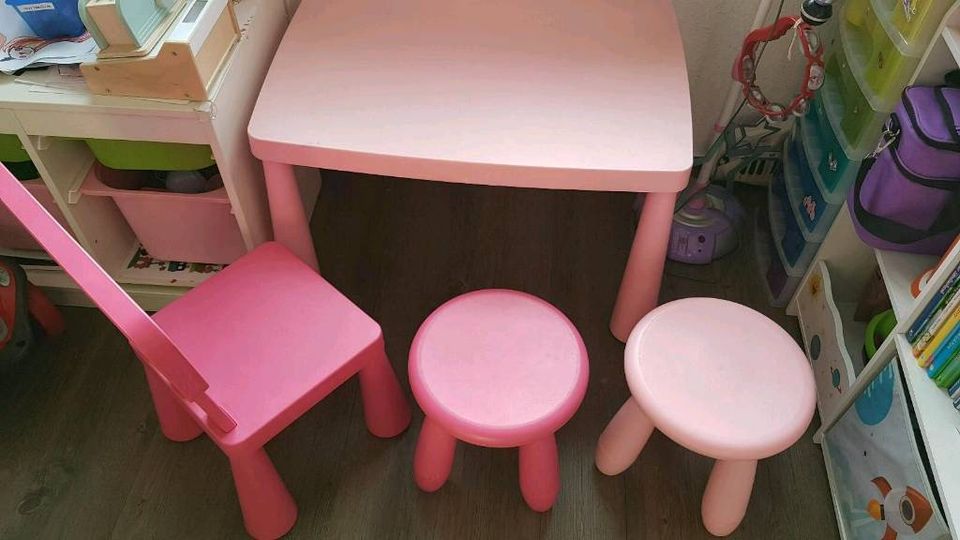 Ikea MAMMUT Kindertisch Kinderstuhl Kinderhocker rosa pink in Berlin