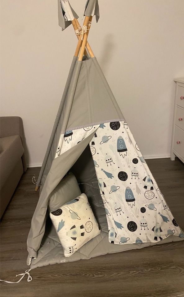 Tipi funwithmum Weltraum Spielzelt in Gremmendorf