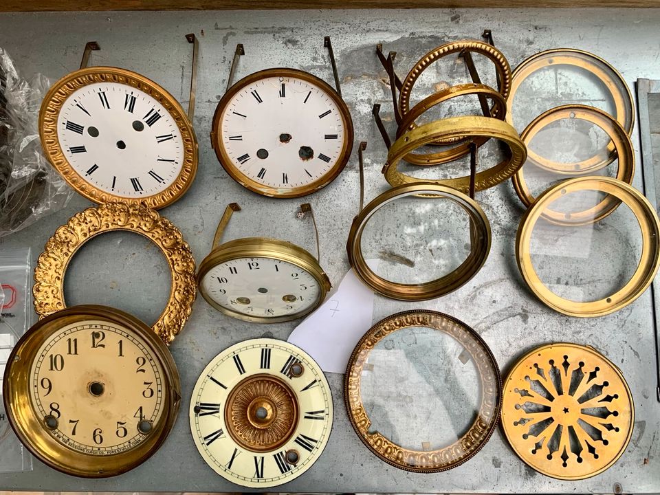 Tischuhren, Taschenuhren, Uhrenteile (Japy, Vacheron, Glashütte) in Vaterstetten