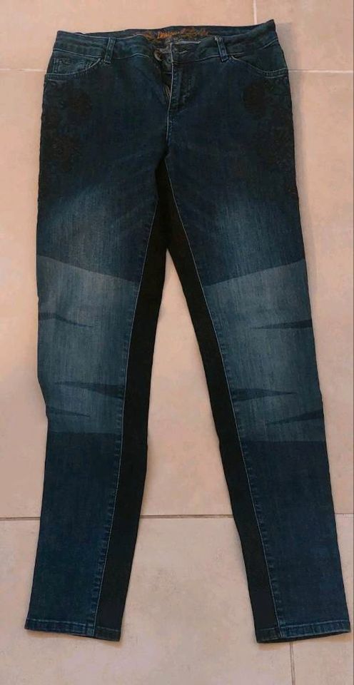 Desigual Jeanshosen size 32 in Bochum