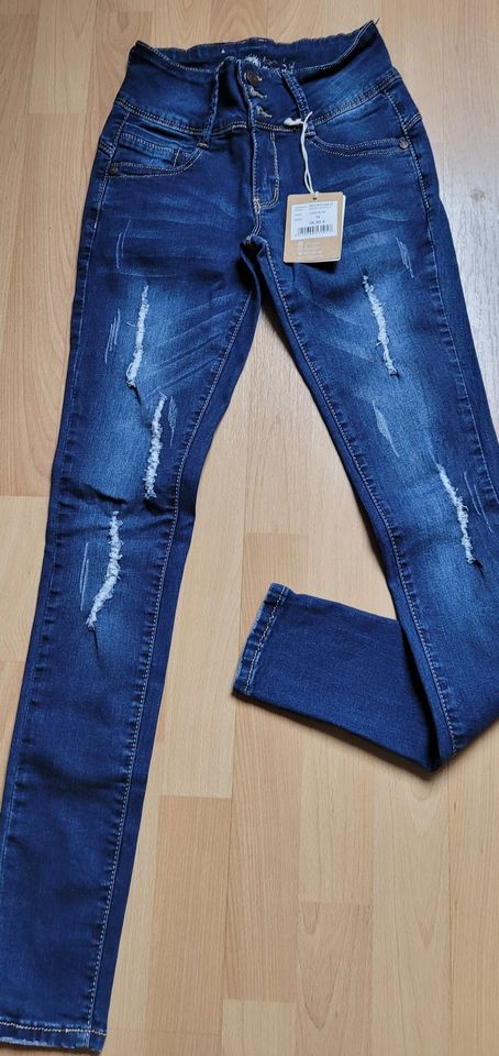 Aiki Jeans, Gr. 34-Destroyed,dunkelblau, Neu mit Etikett in Olsberg