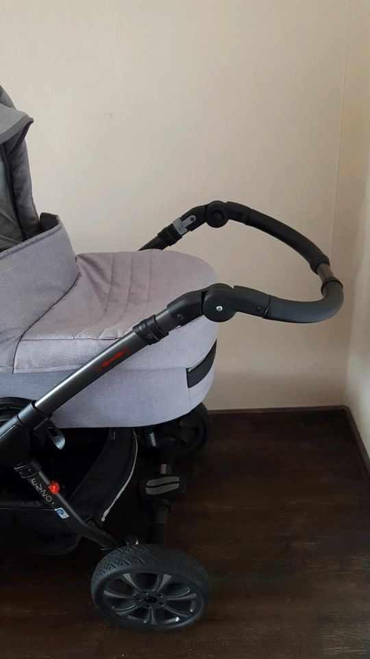 Kinderwagen mit Buggyaufsatz in Haßbergen