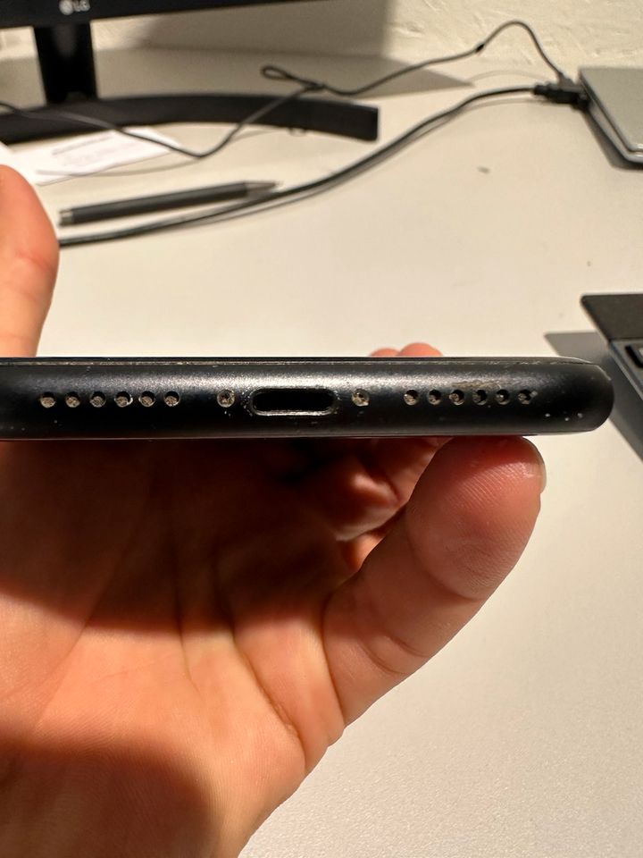 iPhone XR 128GB schwarz in Spenge