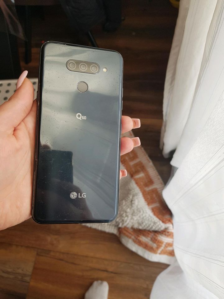 LG Q60 (defekt) in Egg