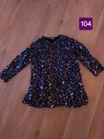 Kinderkleidung für Mädchen im Alter von 3 und 4 Jahren zu verkauf Hessen - Gudensberg Vorschau