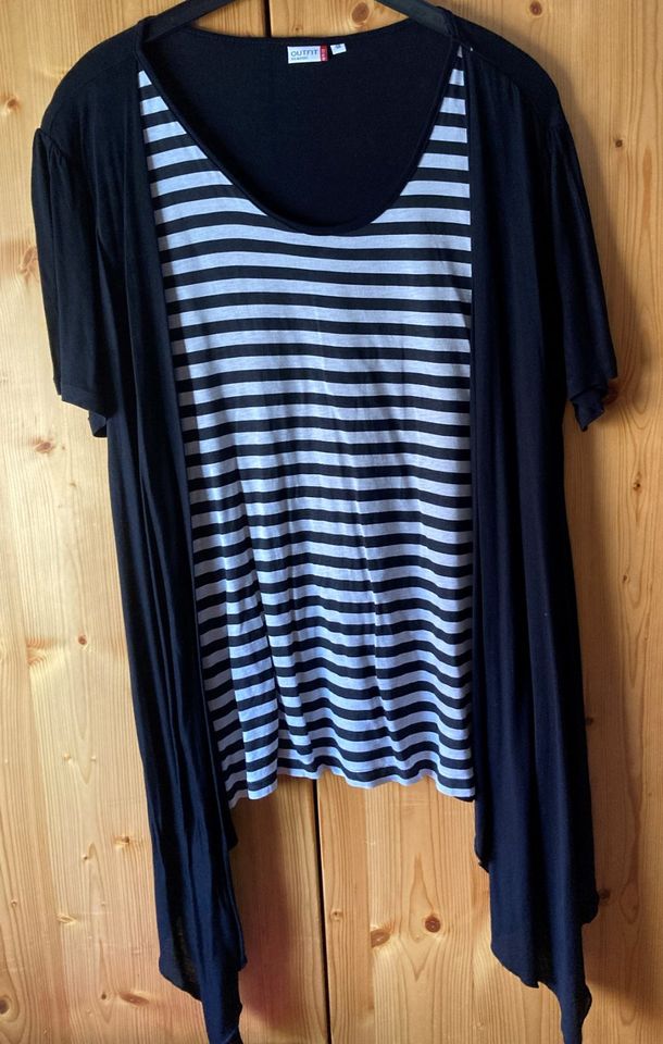 schwarz-weiß-gestreiftes T-Shirt Gr. 50 (3598) in Fensterbach
