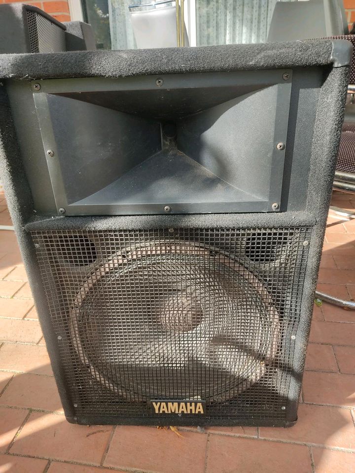 Lautsprecher Yamaha S115V in Ammersbek