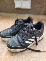 Adidas Turnschuhe Gr. 31 Niedersachsen - Badbergen Vorschau