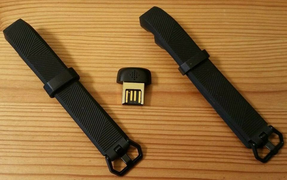 2 neue schwarze Armbänder und 1 Dongle für Fitbit ® Alta HR in Schwerte