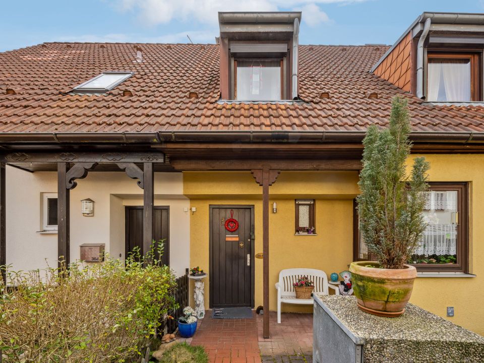 Charmantes Reihenmittelhaus mit Wohnkomfort und idyllischem Gartenblick in Berlin - Marienfelde in Berlin