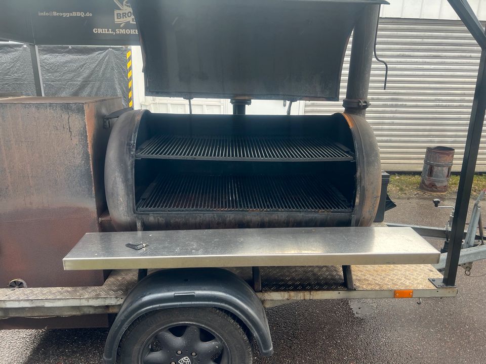 Smoker, Grill, Grillwagen, Anhänger, Imbisswagen, Foodtrailer, in Esslingen