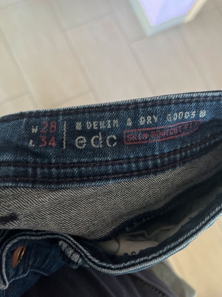 Esprit EDC Jeans W28L34 neuwertig in Gieboldehausen