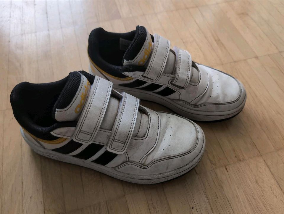 Adidas Turnschuhe Sneaker Größe 33 in Hamburg