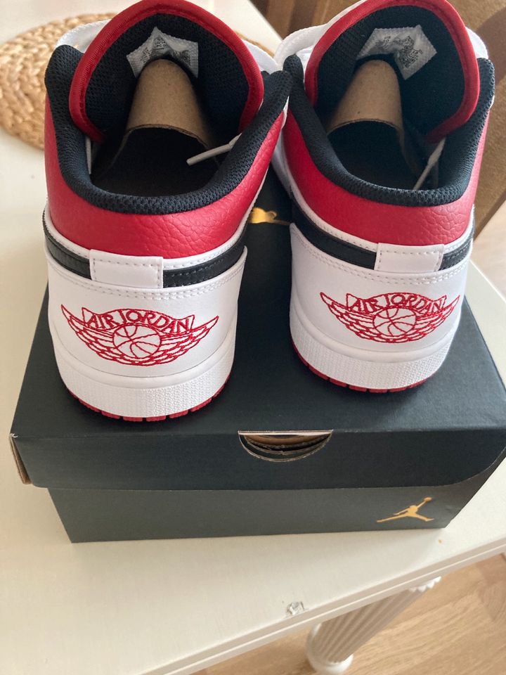 Nike Jordan 1 Low White University Red Black 44 10 Neu in Mülheim (Ruhr)