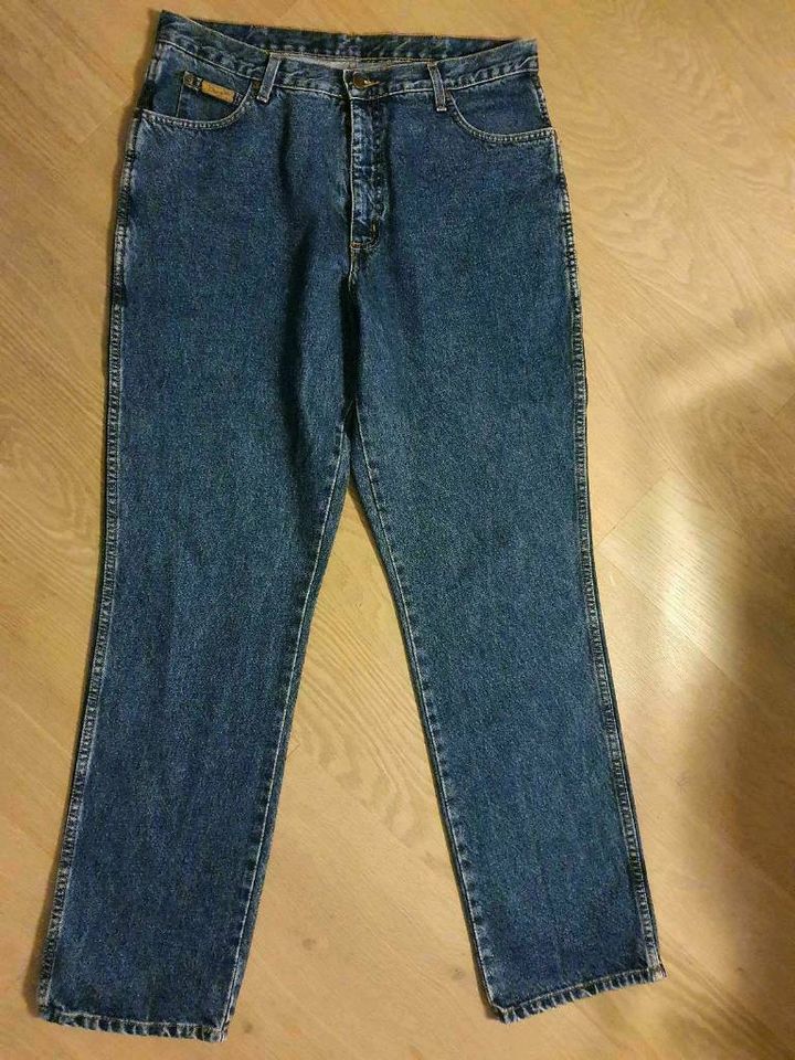 Wrangler Jeans blau Größe 36 / 34 in Emerkingen
