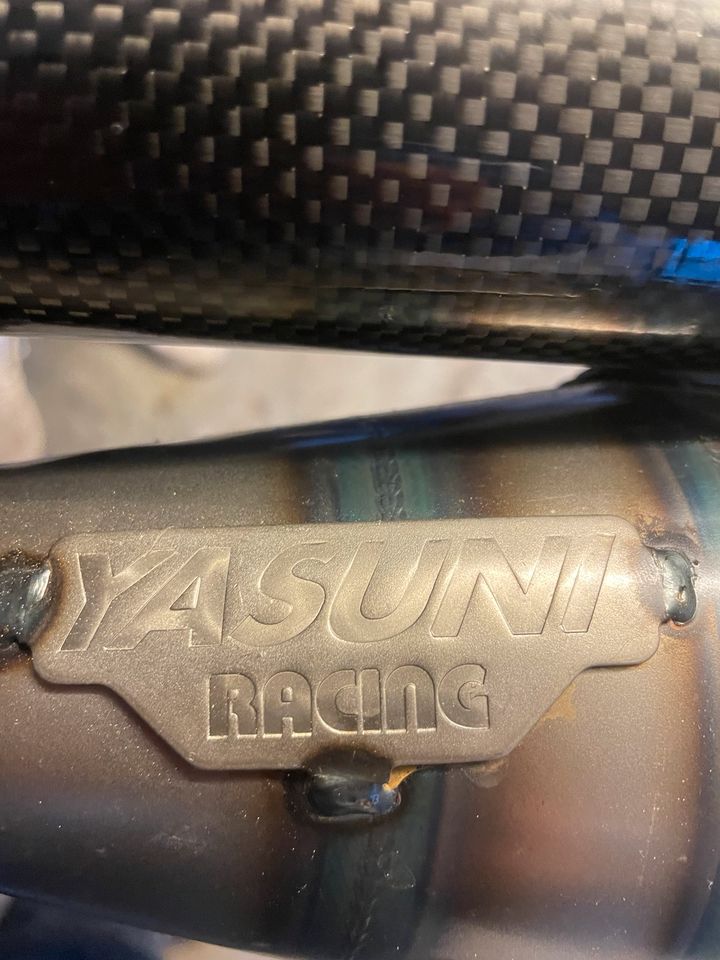 Yasuni z Racing Auspuff für aerox in Günzburg