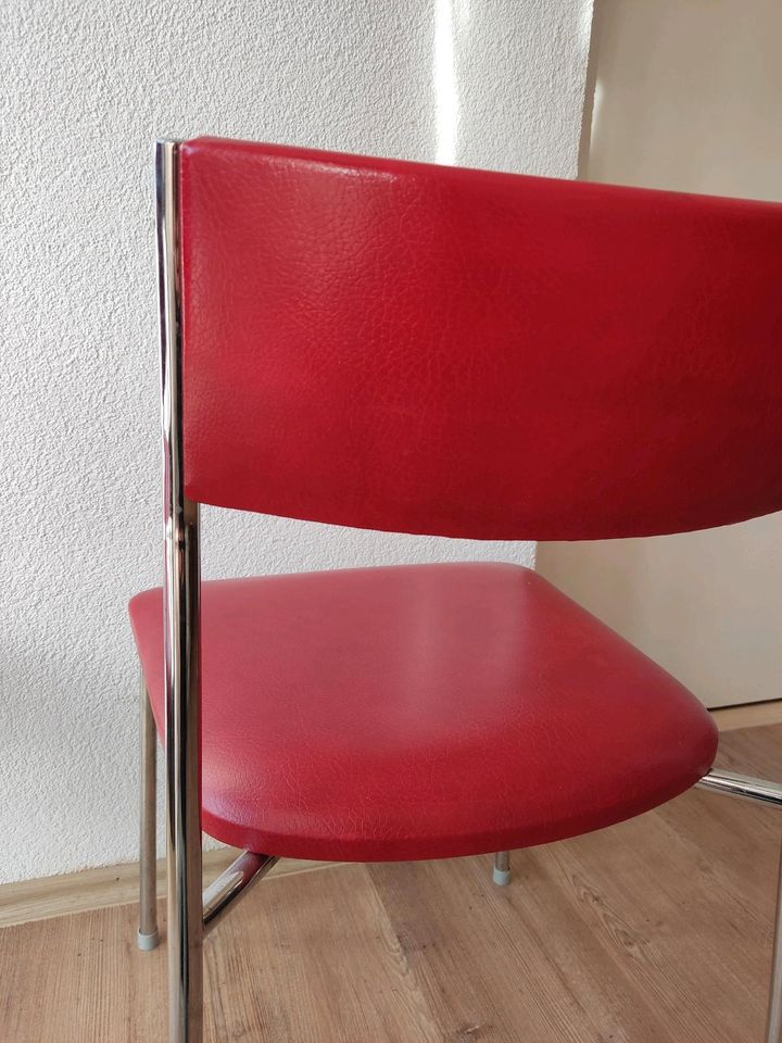 2 Chromstühle Stühle Metall retro Vintage rot 60er Jahre in Osterburken
