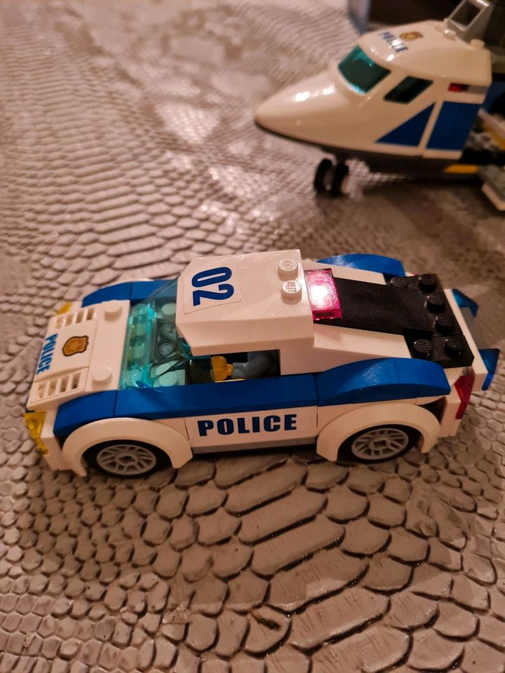 Lego City 60138 Verfolgungsjagd Hubschrauber Polizei Auto in Edewecht