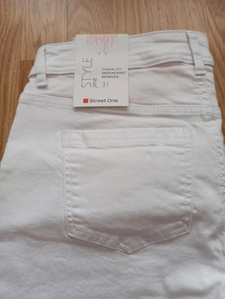 Street One Bermuda Jeans Jane W31 weiß neu mit Etikett in Euskirchen