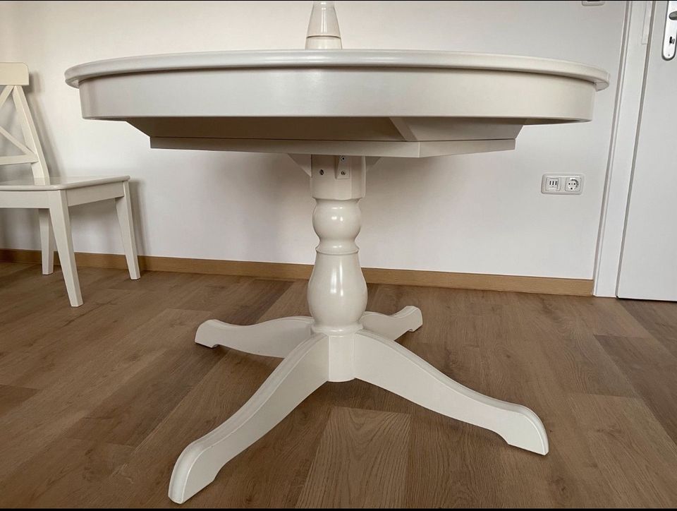 Ikea Tisch Rund Ausziehbar Esstisch Stühle Sitzgruppe Weiß in Regensburg
