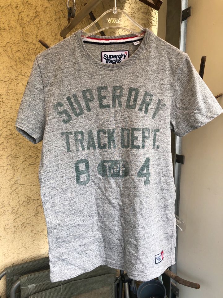 T-shirt grau superdry m in München