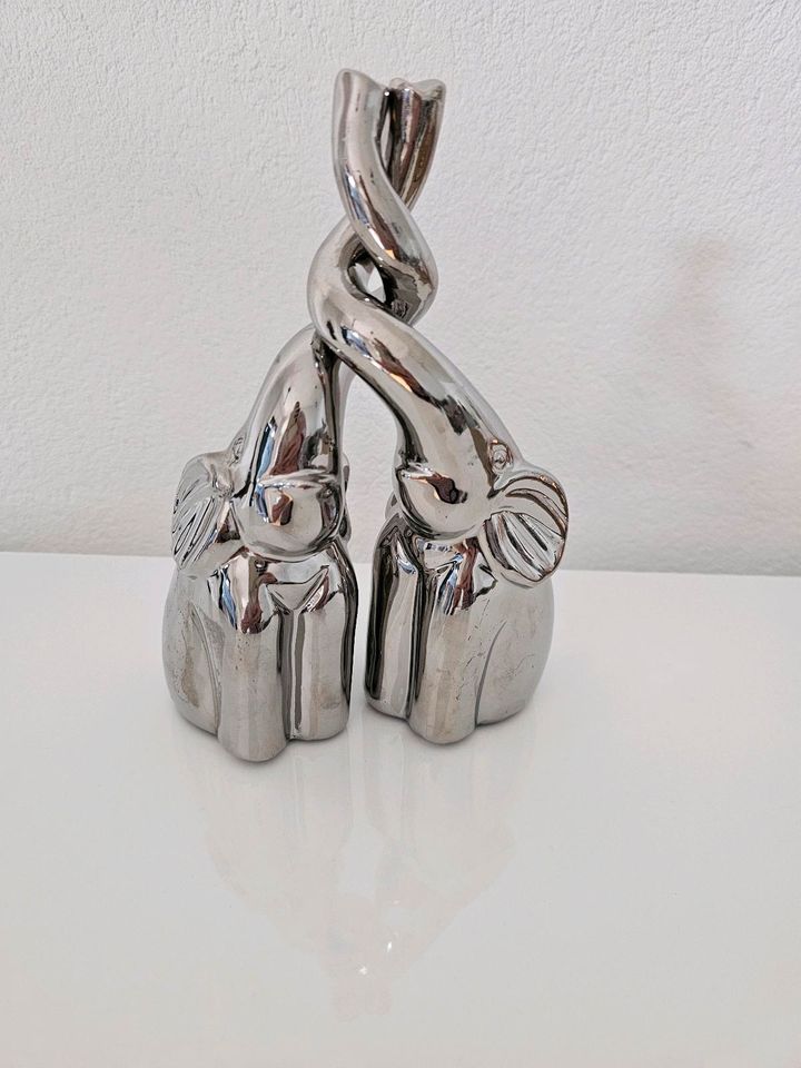 Elefanten Liebe Paar Dekoration Figuren in der Farbe Silber in Wiesloch