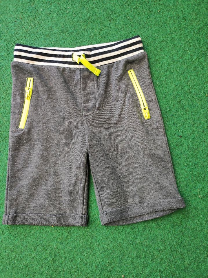 Kurze Hose Shorts 128 in Obersontheim