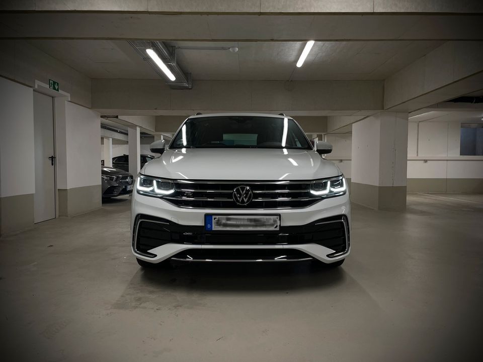 VW Tiguan R Line 2.0 TDI Mieten / Mietwagen / Autovermietung / Sportwagen / Rent car / car rental / Hochzeitsauto / Mietfahrzeug / Fahrzeug / PKW / Frankfurt / Vermietung / Langzeitmiete / Mietauto in Frankfurt am Main