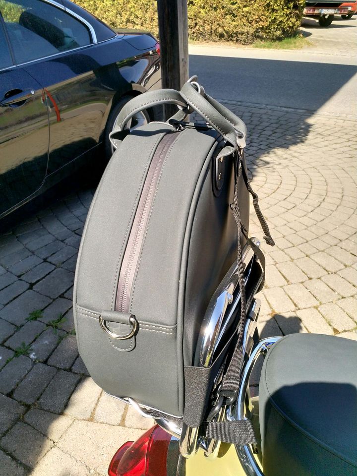 Ledertasche 75 Jahre Vespa, Original Neu von einer GTS 300 in Pfronten