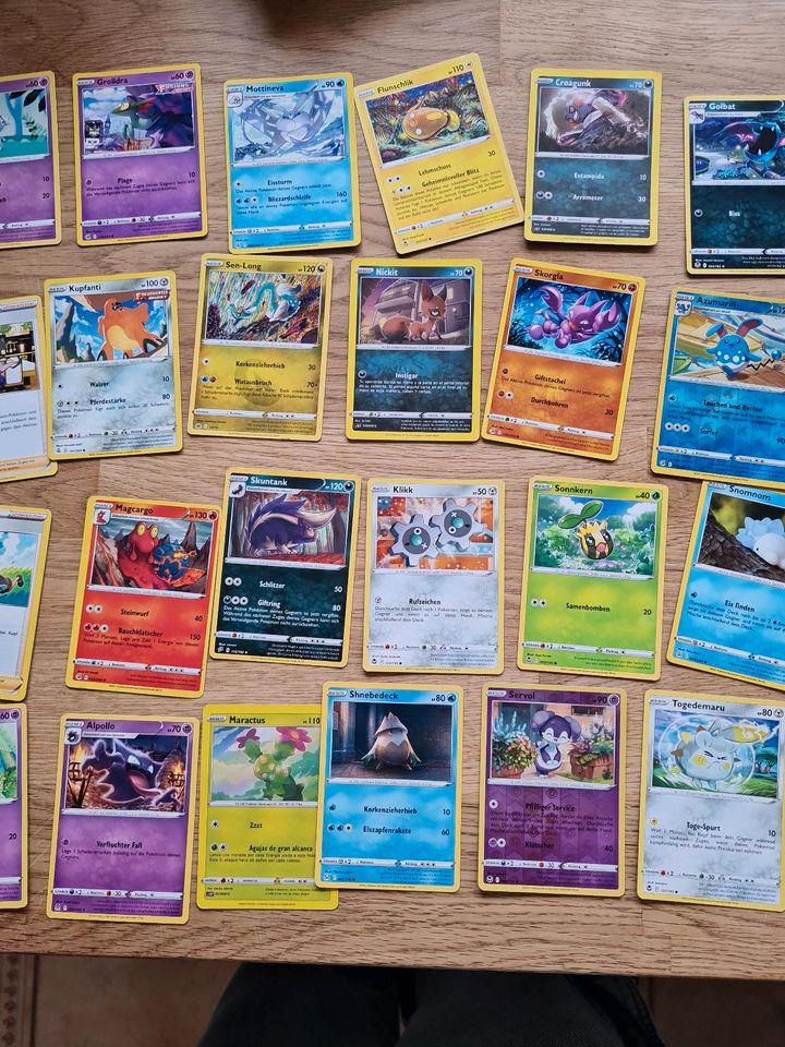 27 Pokemon Karten nur komplett in Kerpen