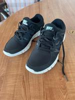 NAGELNEUE  NIKE  Sportschuhe Hessen - Biebertal Vorschau