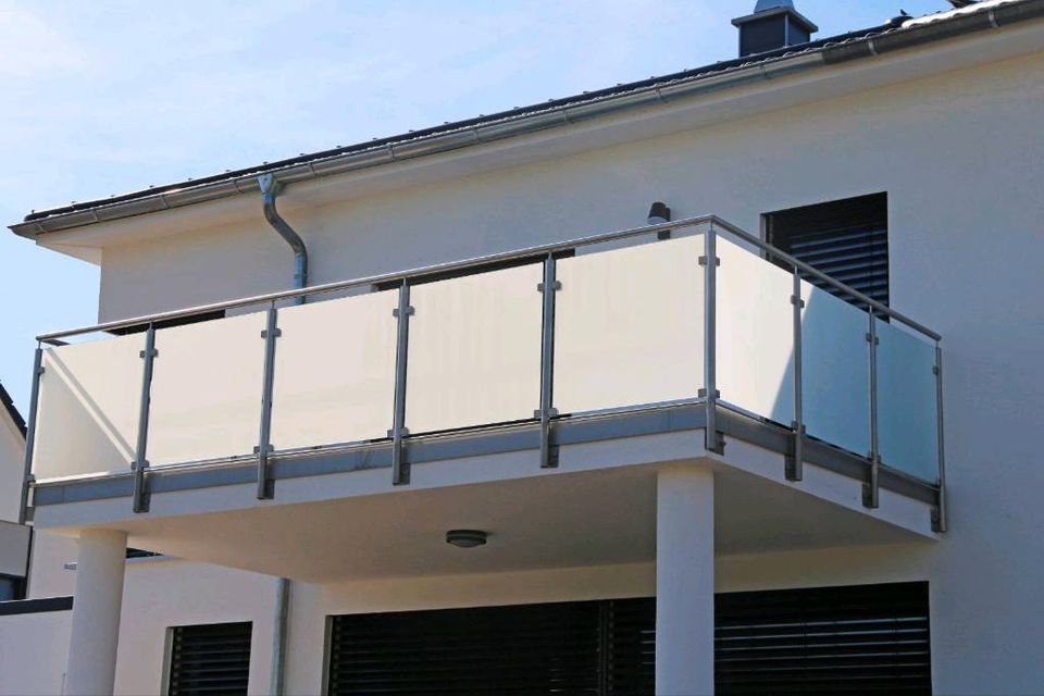 Balkongeländer Treppen Handläufe Fenstergitter Metallbau in Wiehl